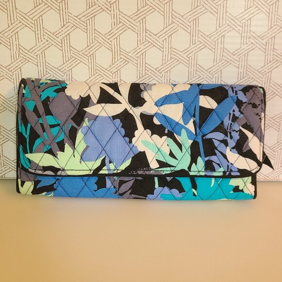 NWT Authentic Vera Bradley Camofloral Blues Trifold Wallet - Picture 1 of 9